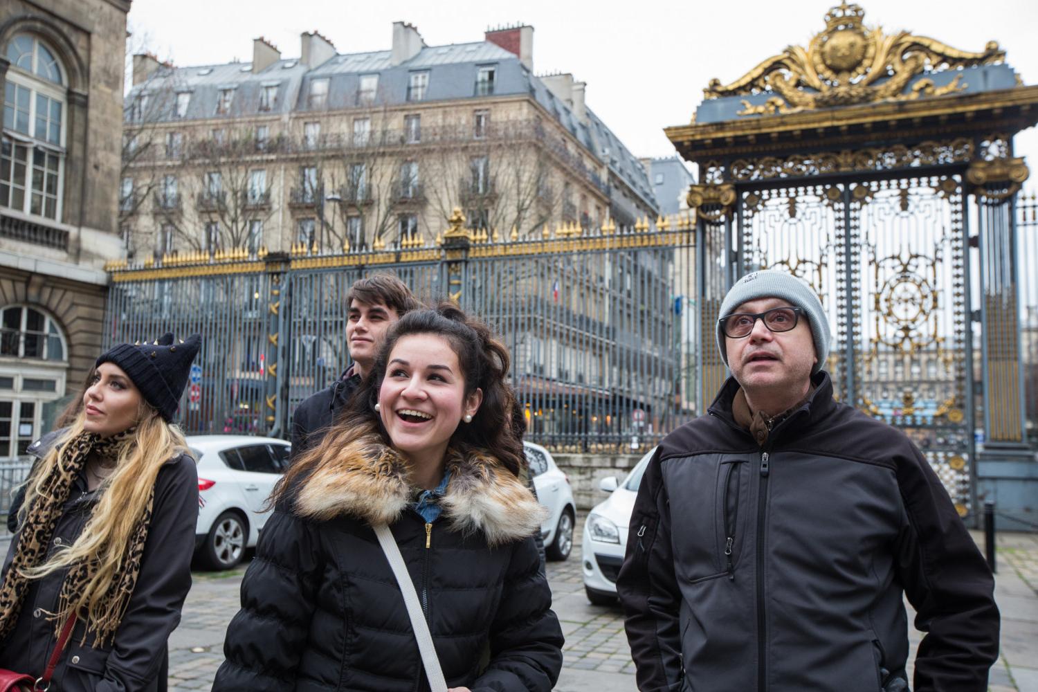 <a href='http://xd.4dian8.com/'>全球十大赌钱排行app</a>学院法语教授Pascal Rollet带领学生们到巴黎游学.
